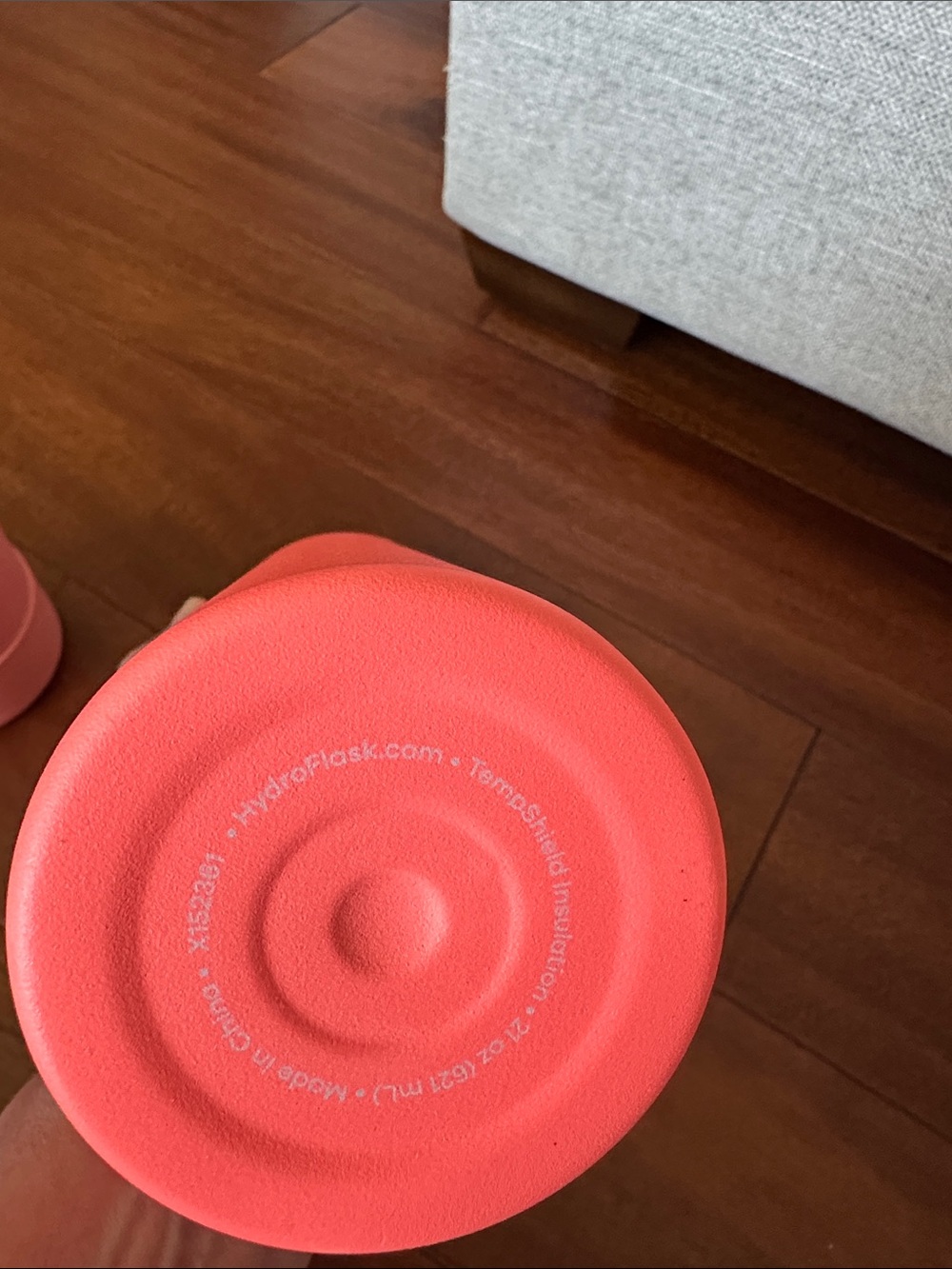 Hydro Flask Coral-Pink Insulated Bottle with Black 21oz - Picture 2 of 4